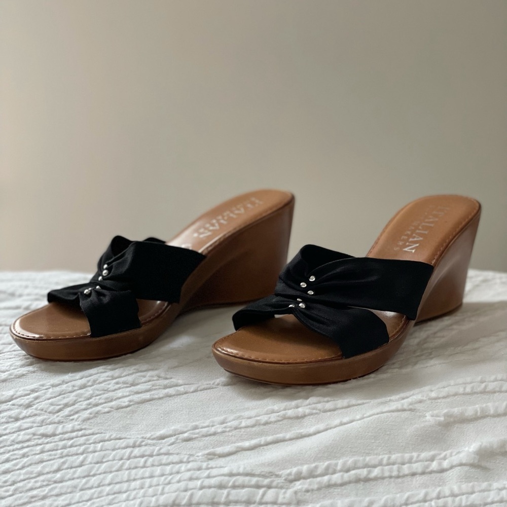 ITALIAN SHOEMAKERS WEDGES BLACK SIZE 7.5